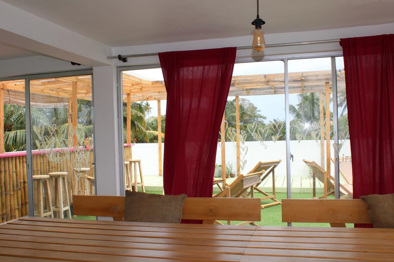 Sun & Moon Hostel Mirissa Extérieur photo