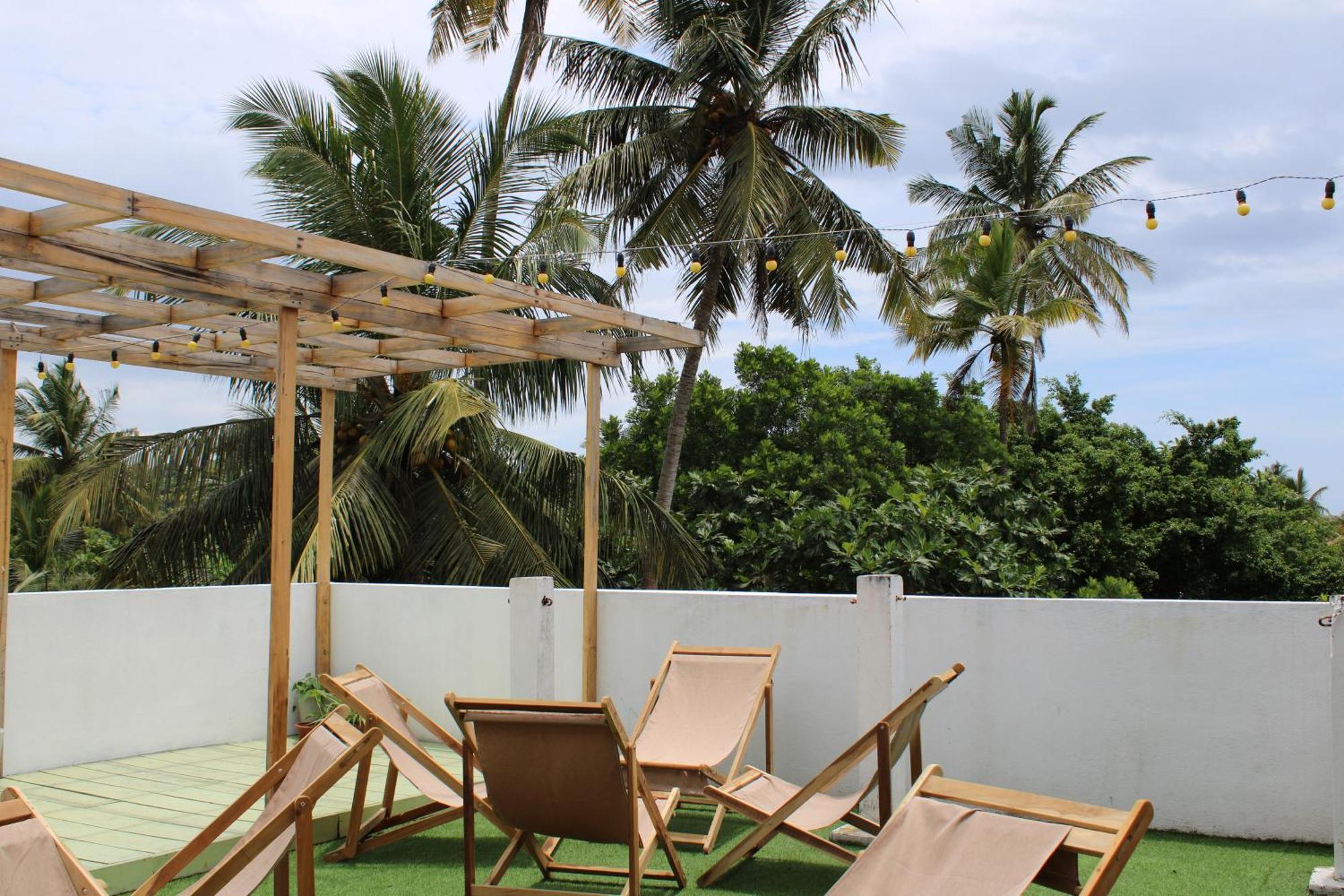 Sun & Moon Hostel Mirissa Extérieur photo